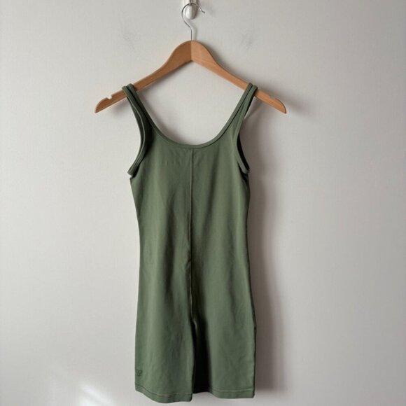 Aritzia TNA TnAction TnaLIFE Shake-It 5" Romper Moss Green Size XS - Picture 3 of 3